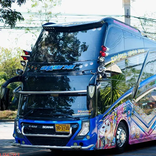 ที่จอดรถกว้าง